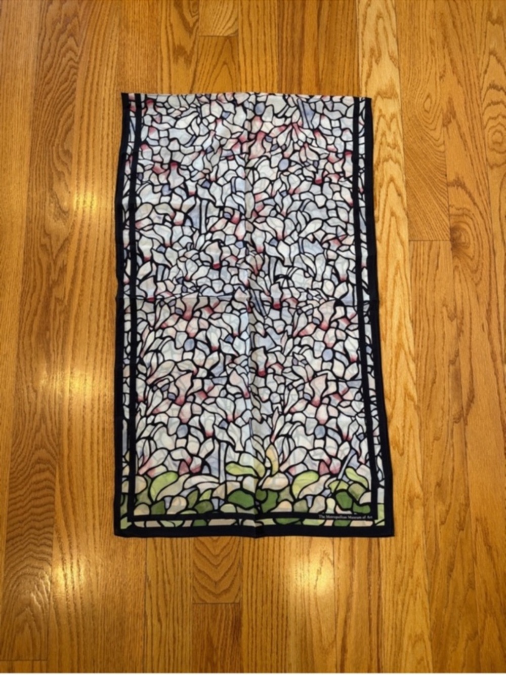 New The Metropolitan Museum of Art Oblong Silk Scarf - Picture 2 of 4